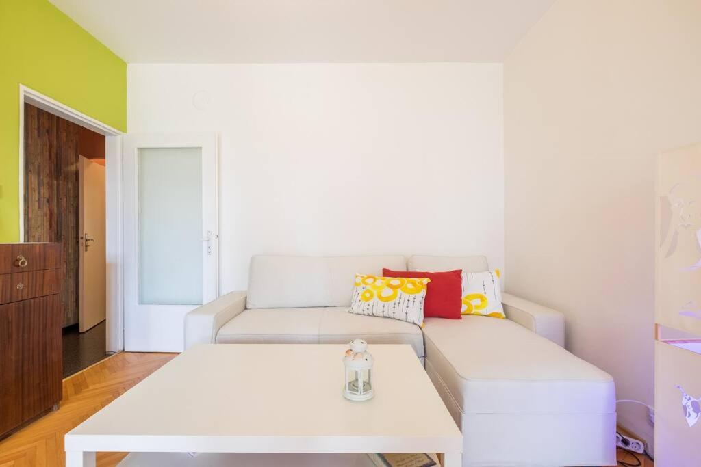 סופיה Beautiful Flat In Central Location By Flat Mаnager מראה חיצוני תמונה
